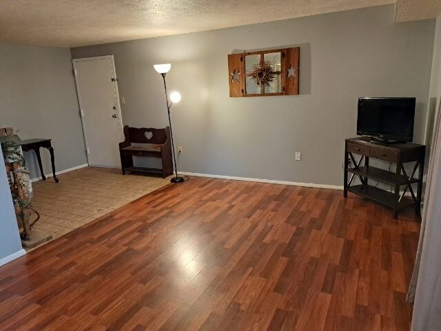 Building Photo - 27512 Evergreen Run