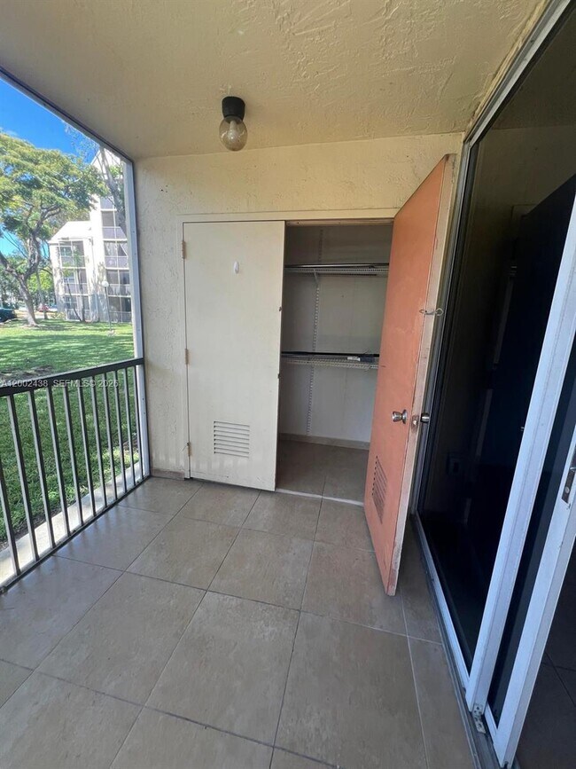 Building Photo - 8333 Lake Dr