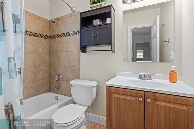 Building Photo - 6579 Country Wood Way