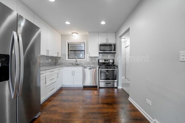 Building Photo - 5850 Fresno Ct