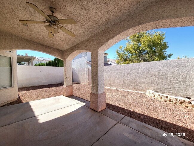 Building Photo - 9436 Summer Rain Dr