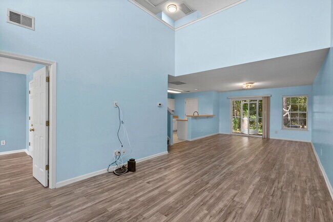 Building Photo - 1096 Harvester Cir