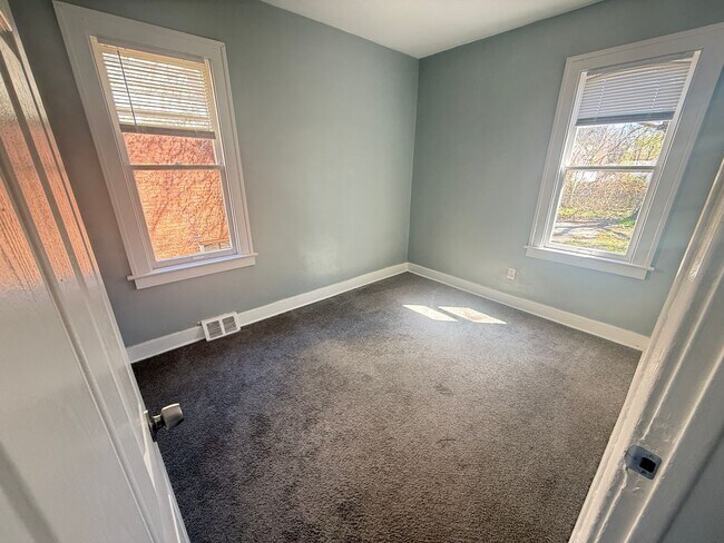 Building Photo - Cozy 3-Bedroom Home in Detroit
