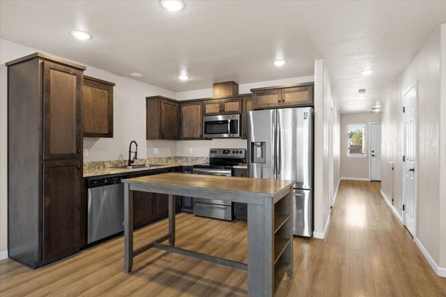 Building Photo - 7870 Phaedra Ln