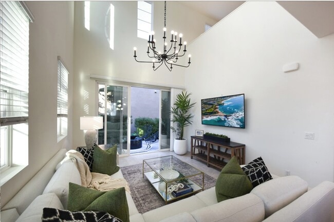 Primary Photo - 7075 Montecito Ln