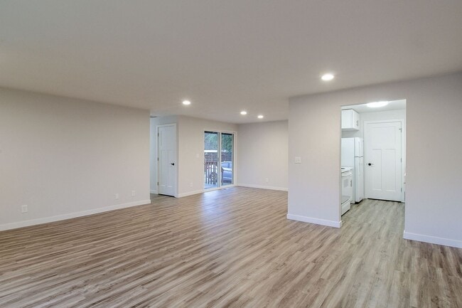 Building Photo - Midvale