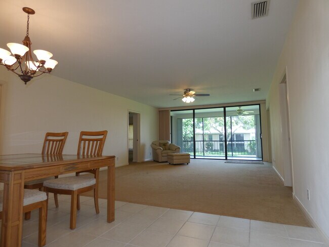 Building Photo - 3 SE Turtle Creek Dr