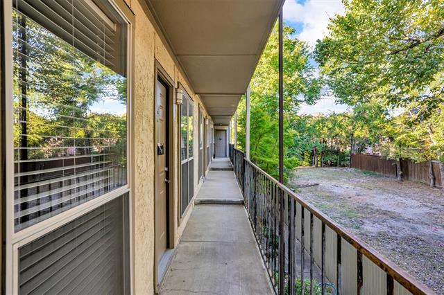 Building Photo - 5727 Richmond Ave