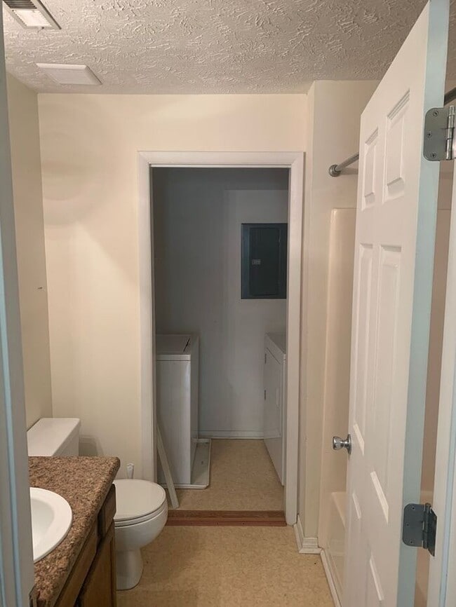 Building Photo - 1820-6 Tryon Drive