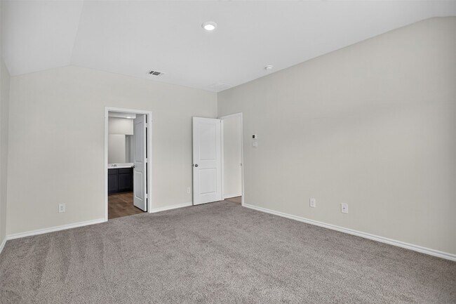 Building Photo - 149 Boxwood Dr