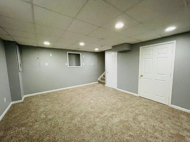 Building Photo - 8575 Fernbrook Dr