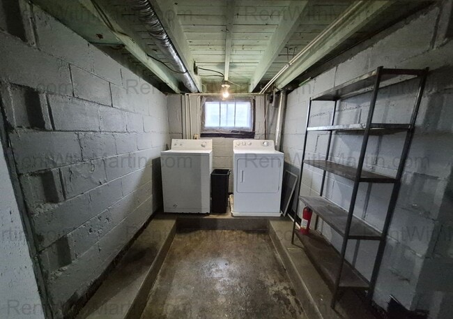 Building Photo - 1212 Forest Ave