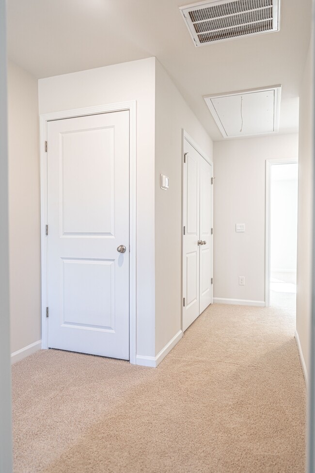 Building Photo - 205 1st St