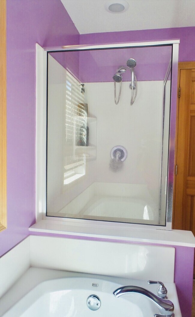 Building Photo - Available Now! Amazing Townhouse 3 Bedroom...