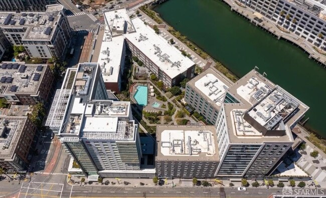 Building Photo - 1000 3rd St