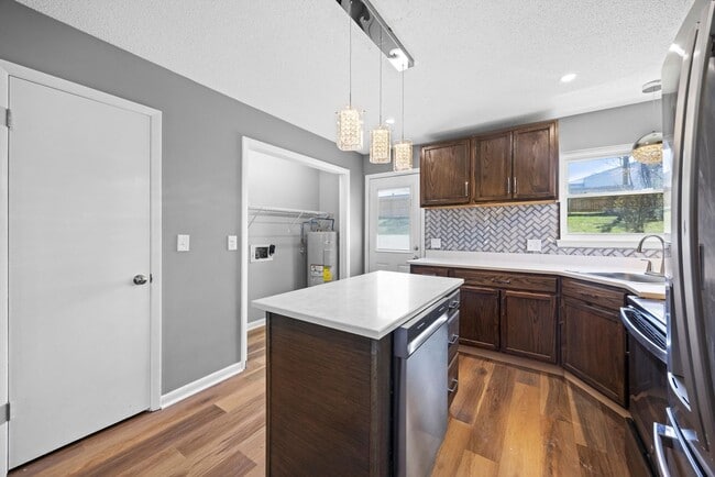 Building Photo - Charming 2 Bedroom in Hixson! Pet Friendly!