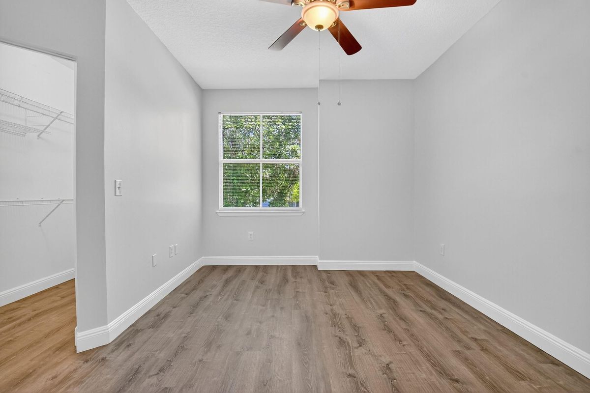 Building Photo - 2032 Alta Meadows Ln