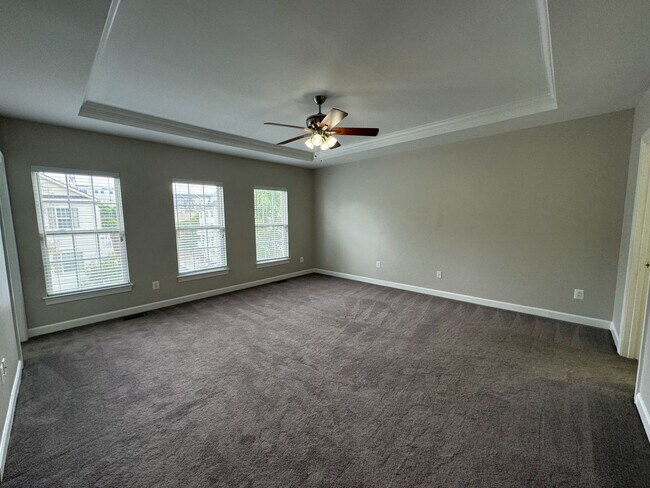 Building Photo - Stunning 3 Bed 2.5 Townhome In Amenity-Ric...