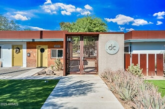 Building Photo - 1518 W Colter St