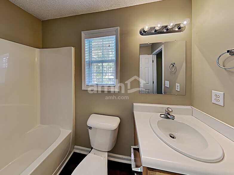 Building Photo - 1317 E Stonemason Dr