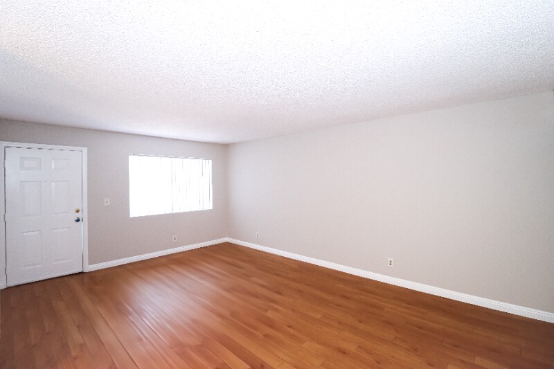 Building Photo - 626 E Verdugo Ave