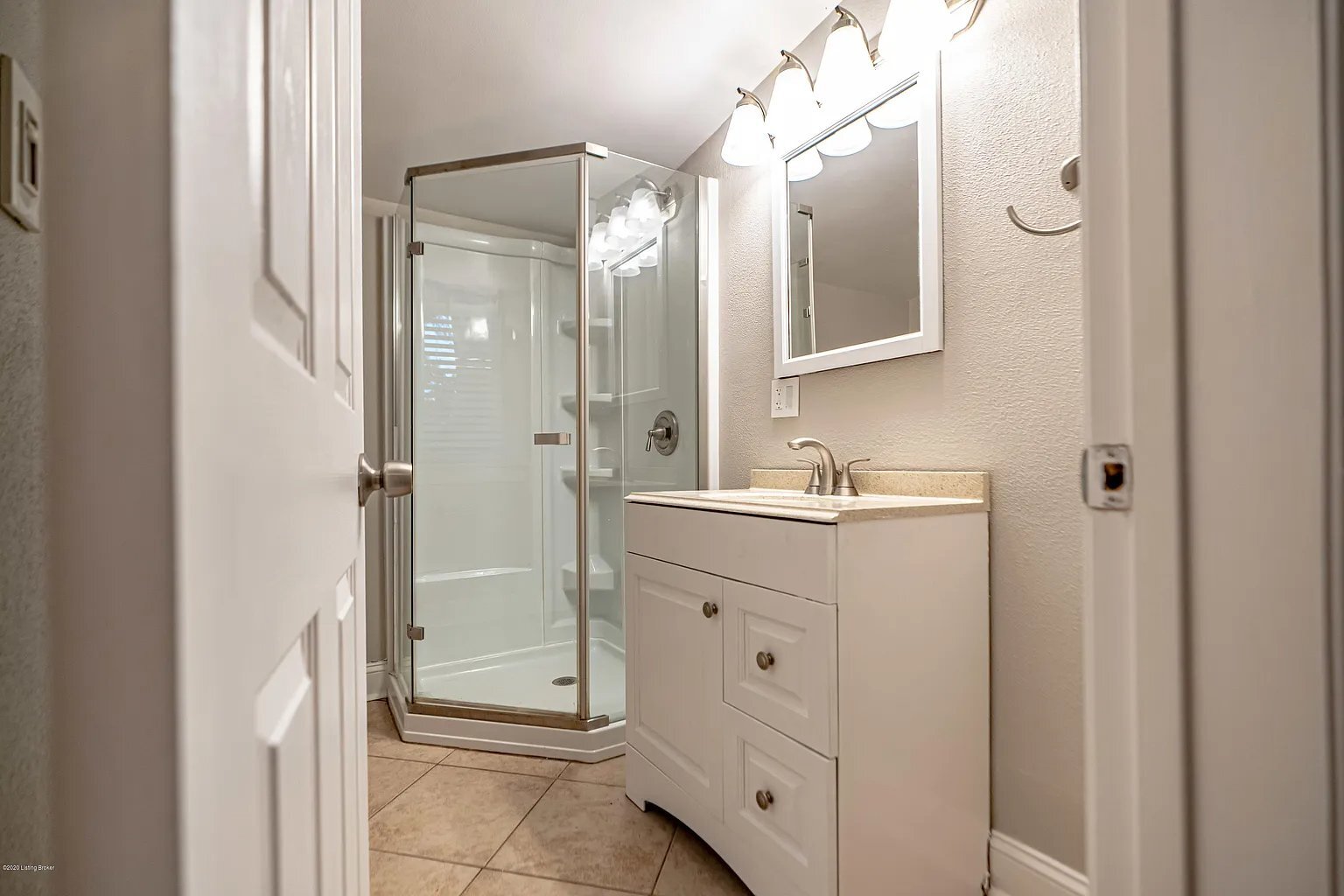 Building Photo - 1031 Dixon Ave