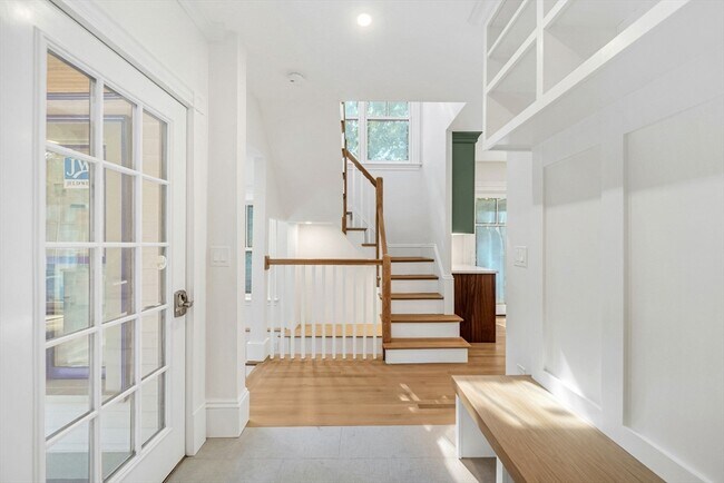 Building Photo - 20 Albion Pl