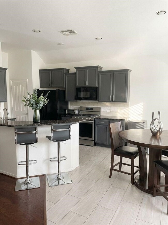 Building Photo - 129 Autumn Forest Ln