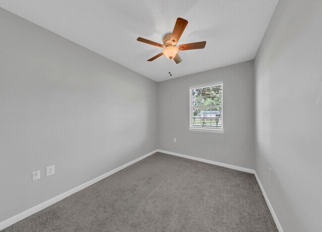 Building Photo - Beautiful 3 Bedroom in Fort Walton Beach