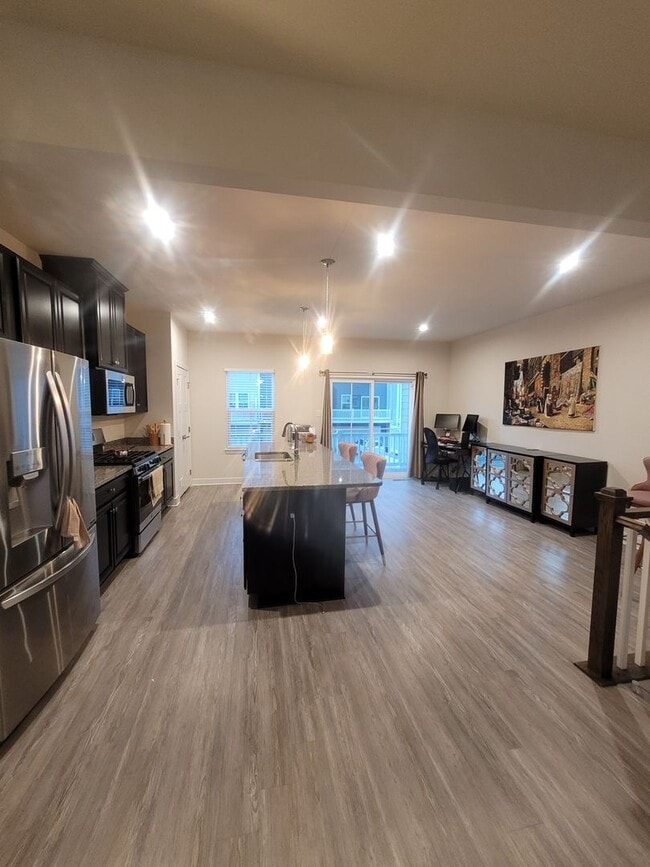 Building Photo - 529 Crofton Village Terrace