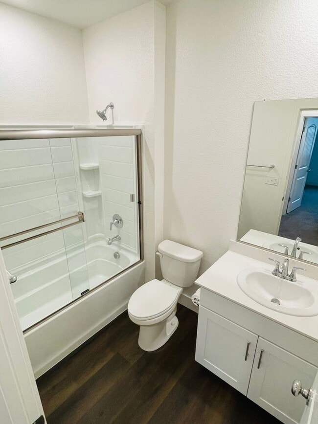 Building Photo - 5301 E Commerce Way