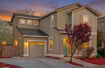 Building Photo - Amazing 3/2.5 N. Natomas!  Beautiful.  Please read full add below for details.