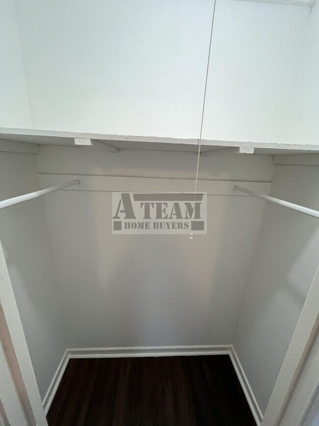 Building Photo - Renovated 2 Bed 1 Bath house for rent in T...