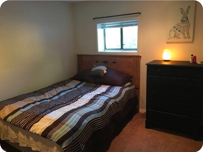 Building Photo - 2-112 S Florence St