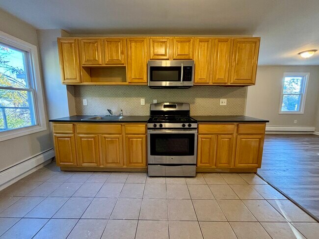 Kitchen - 760 Grove St