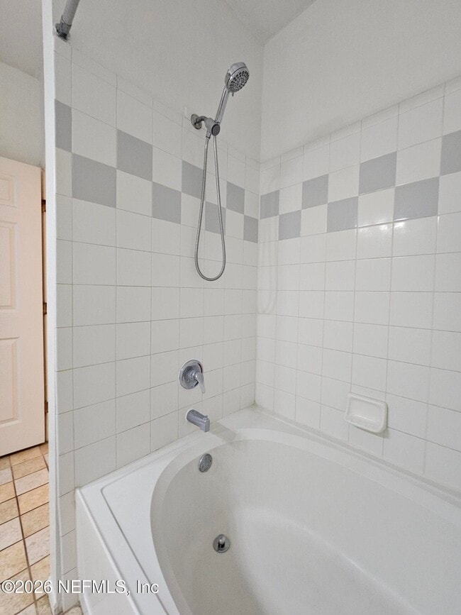 Building Photo - 13810 Sutton Park Dr N