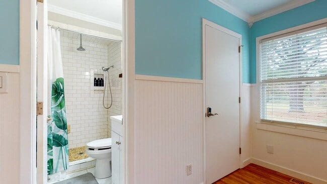 Building Photo - 110 Pinecliff Dr