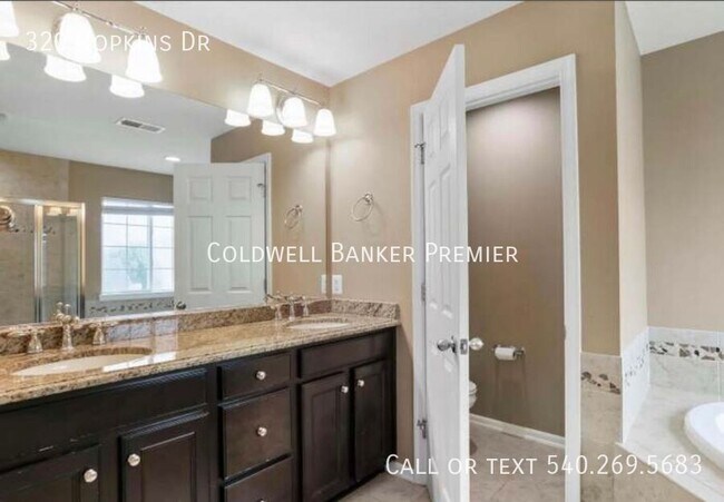 Building Photo - 320 Hopkins Dr