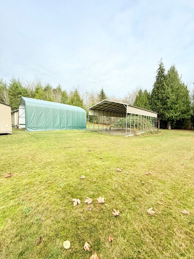 Building Photo - Beautiful house in Maple View Meadows.