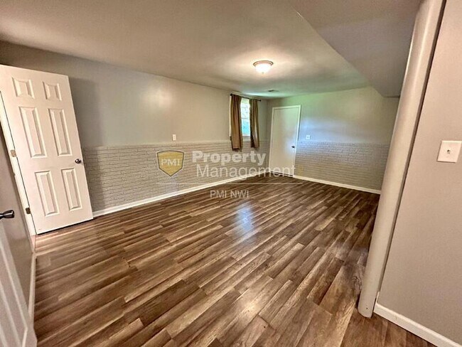 Building Photo - 1503 Peachtree Dr