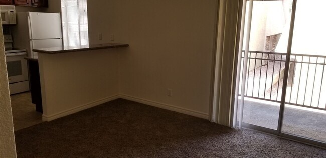 Building Photo - Beautiful 2 bedroom condo for Rent