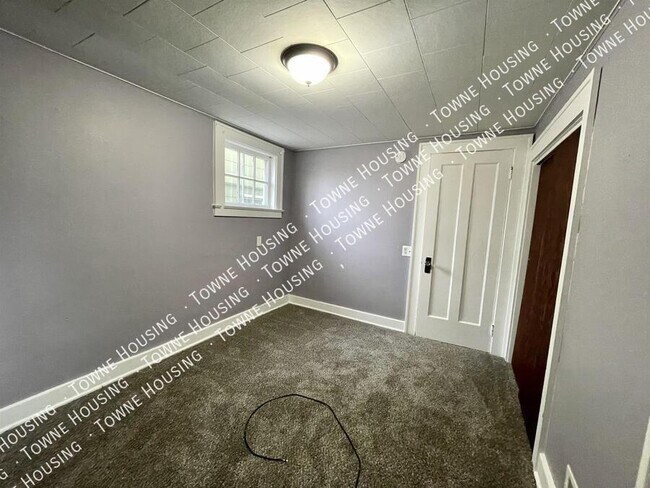 Building Photo - 640 Magee Ave