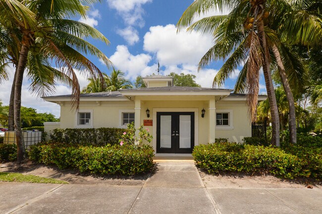 Building Photo - 3902 Sabal Way