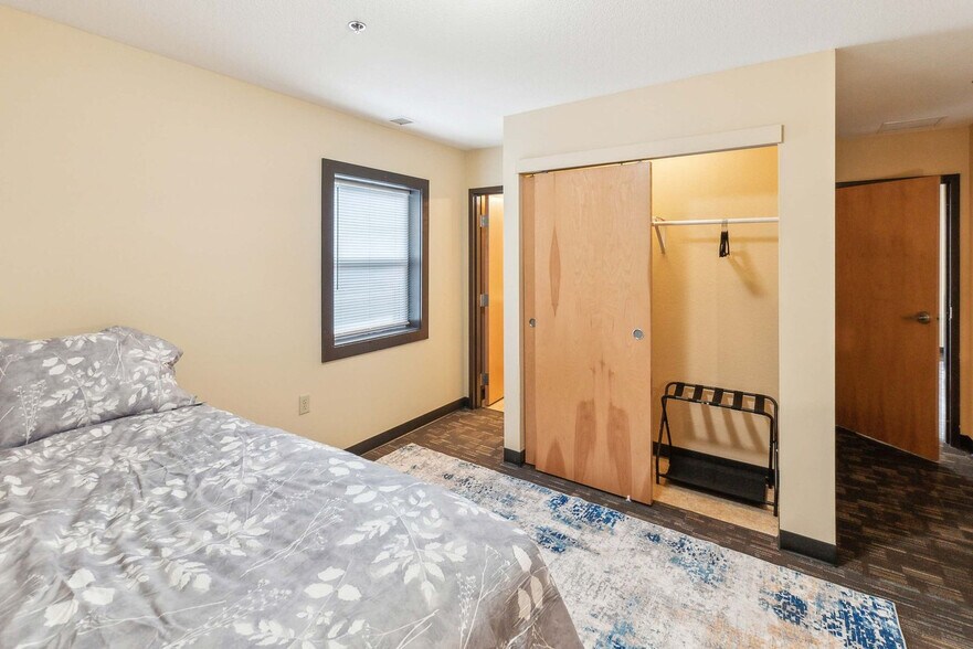 Building Photo - 1695 N Lexington-Springmill Rd