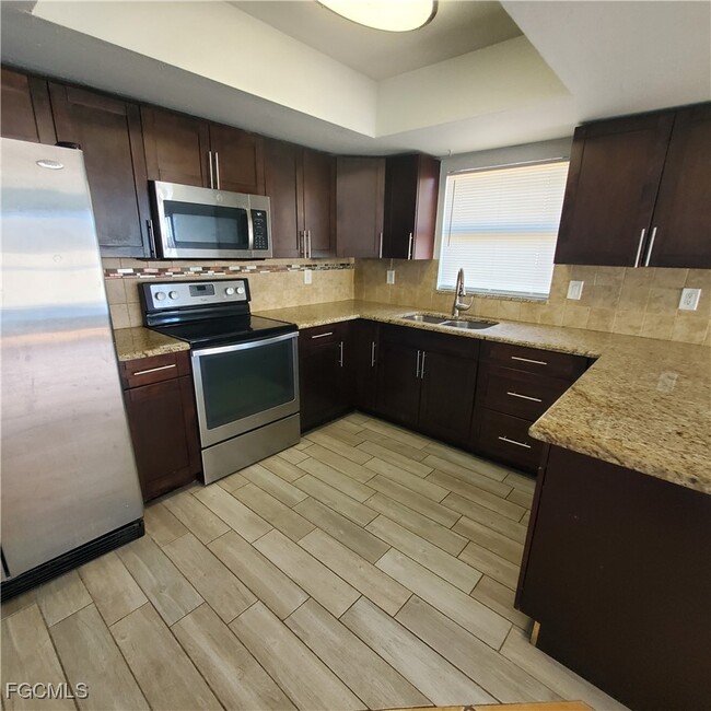 Building Photo - 421 Hancock Bridge Pkwy