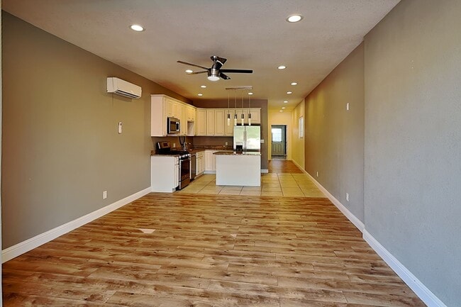 Building Photo - 300430144th