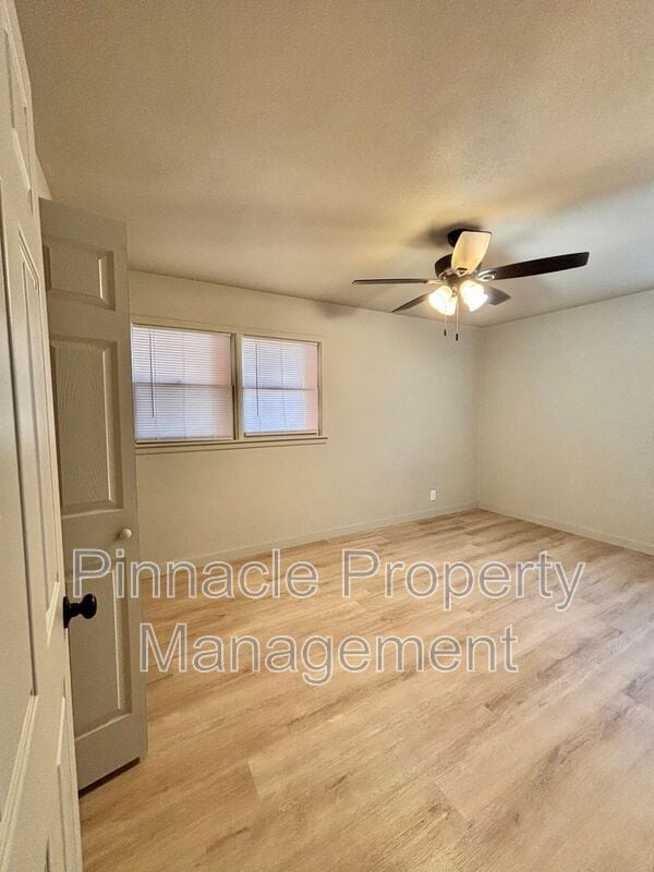 Building Photo - 1705 Hassell St