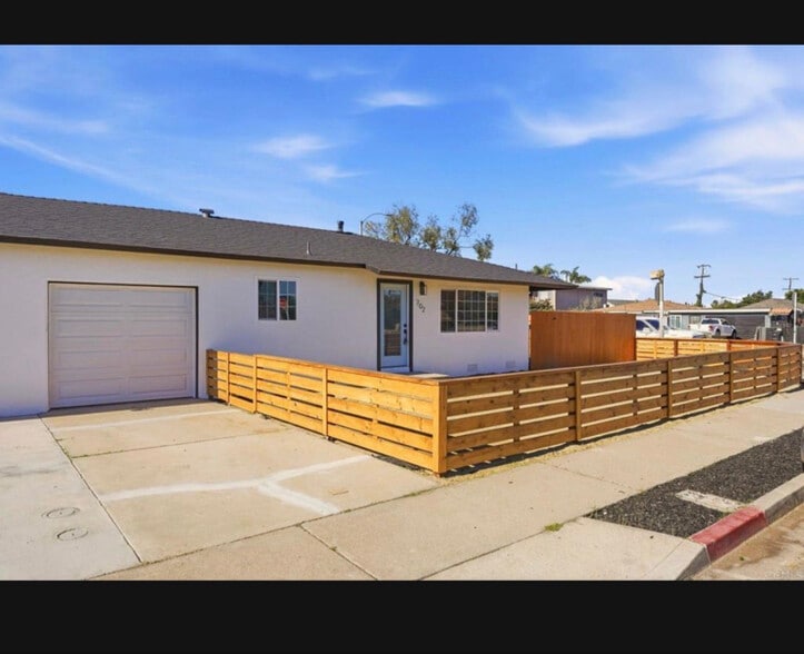 Building Photo - 702 Oaklawn Ave