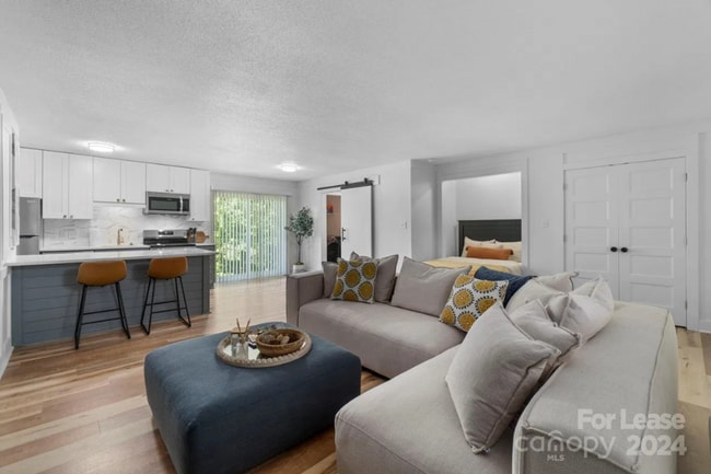 Building Photo - 230 13th Ave Pl NW