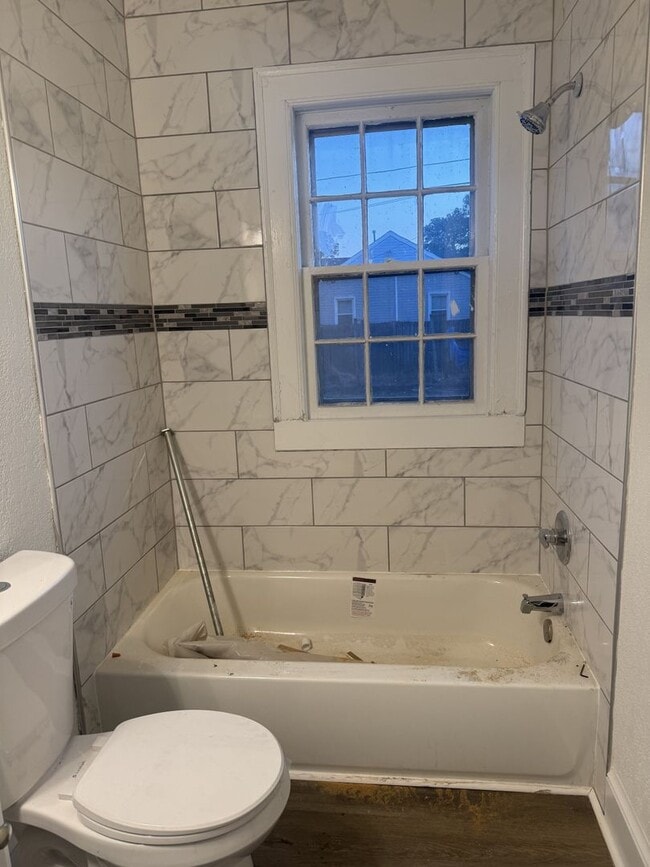 Building Photo - 840 Byrd Ave